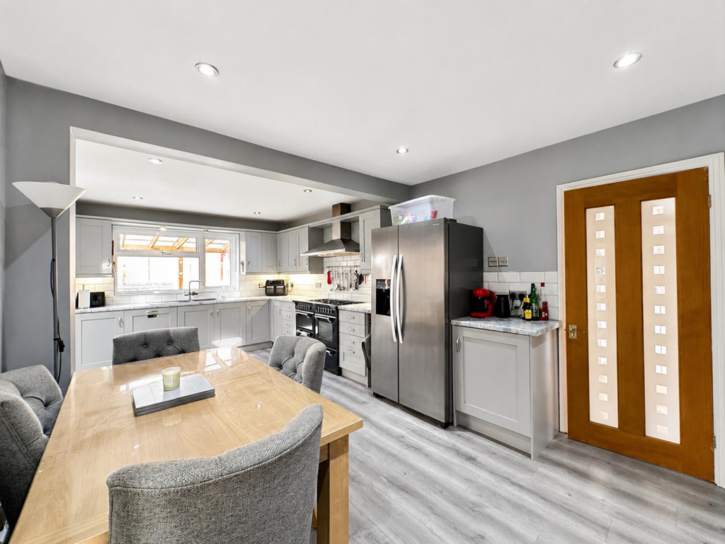 Sherwood Avenue, Kingsthorpe, Northampton NN2 - View 3