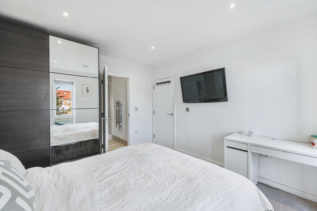 Apartment in London, Park Royal - View 2