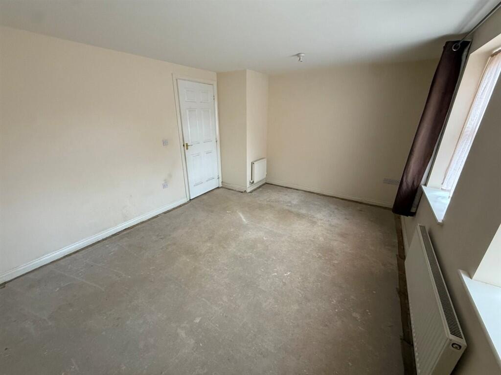Sherwood Street, Hucknall, NOTTINGHAM - More