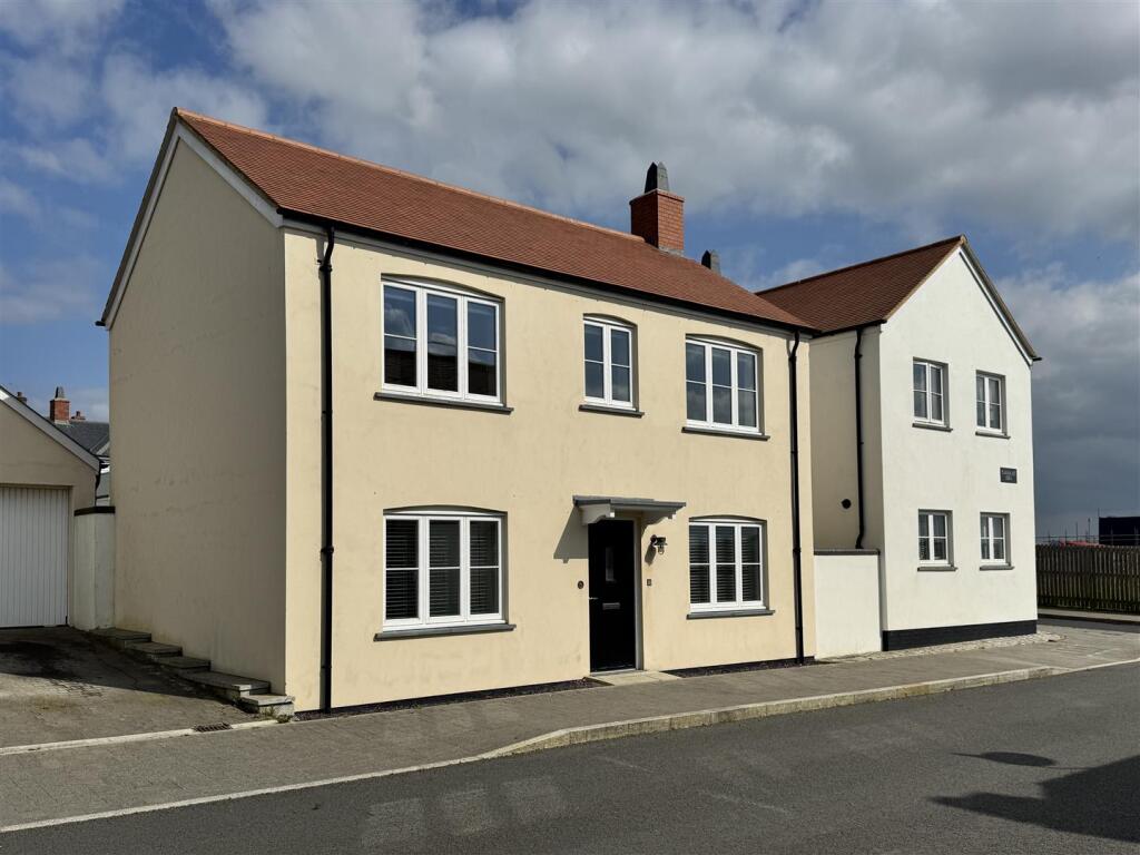 Main image of property: Gwarak Esels, Nansledan, Newquay