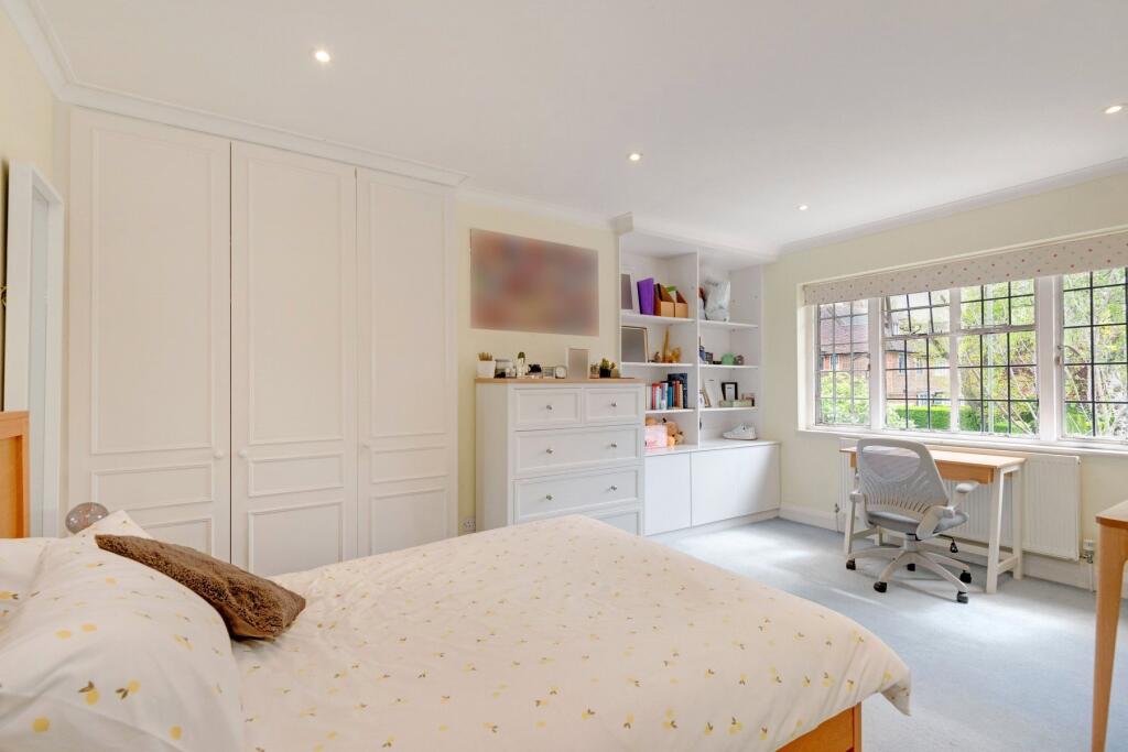 House in London, Hampstead Garden Suburb - More