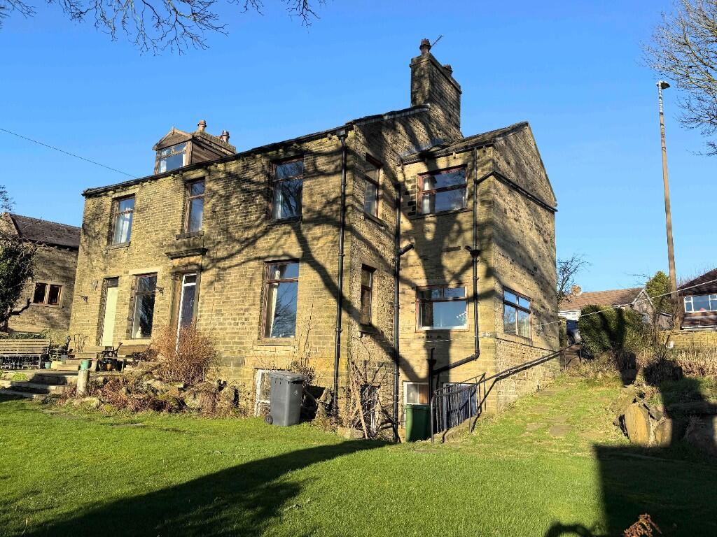 563 New Hey Road, Huddersfield, HD3 3XN photo 2