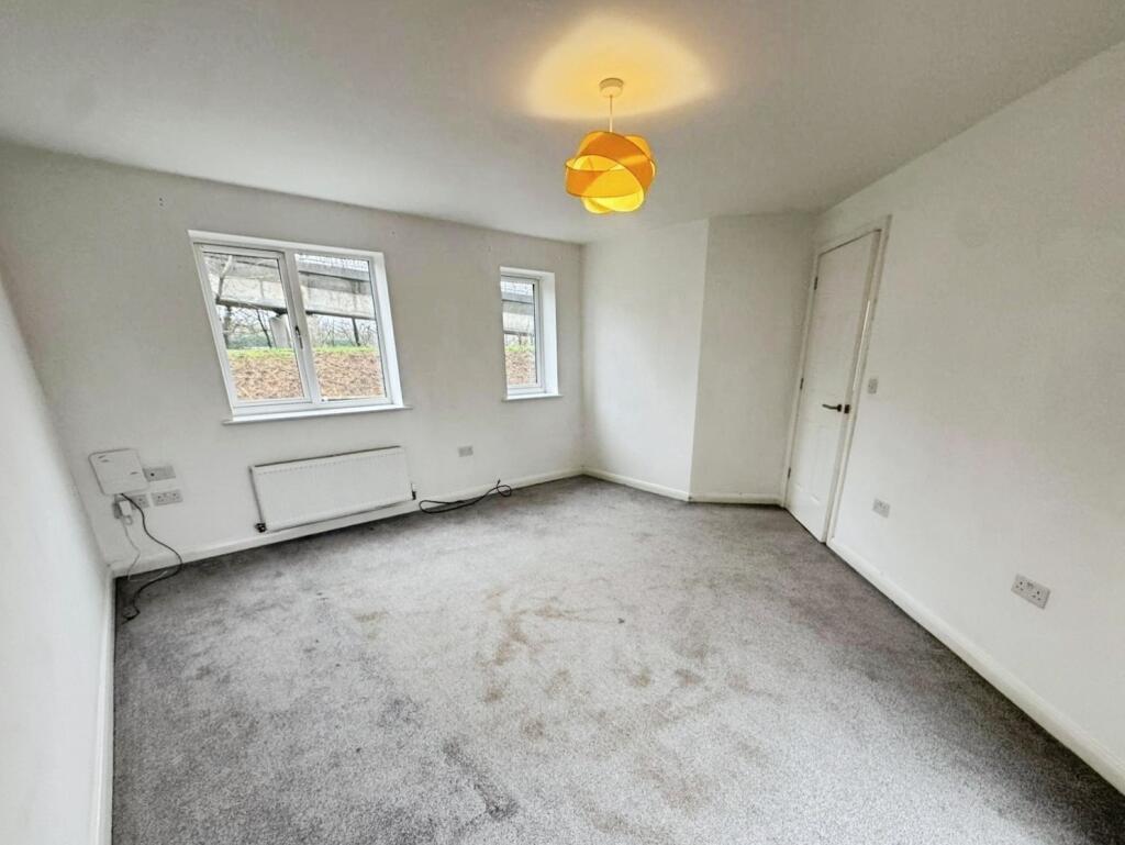 Guilsborough Road, Eye, PE6 photo 3