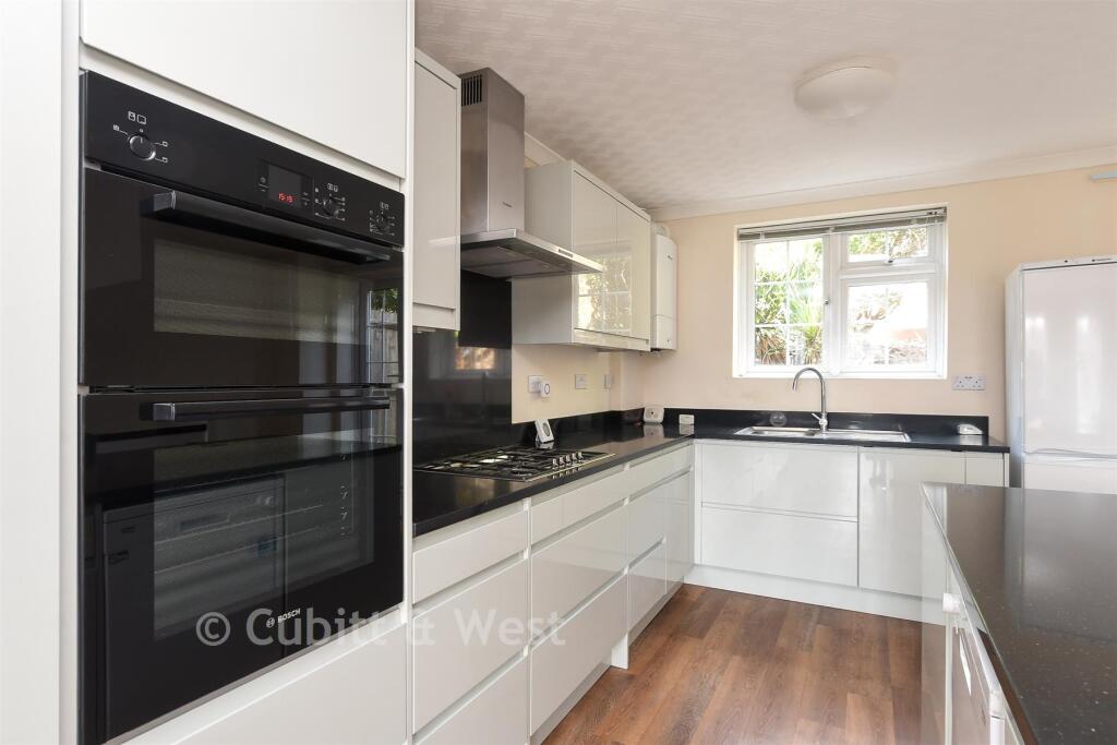 House in Reigate and Banstead, Reffles Bridge, Earlswood - More