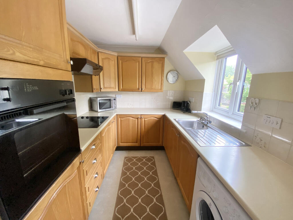 Swinbrook Court, Witney, OX28 photo 4