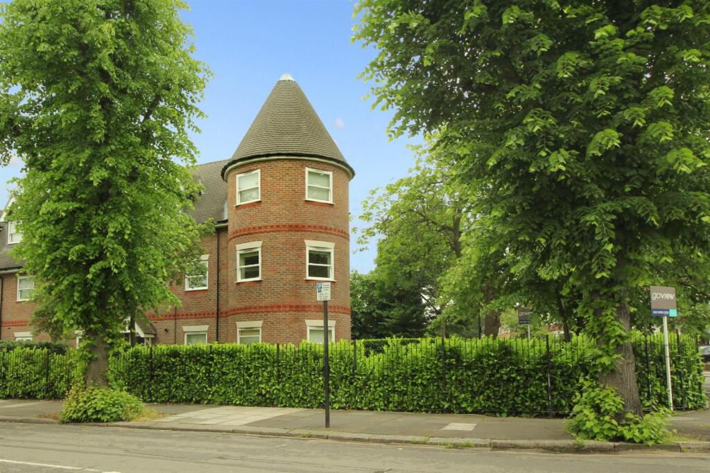 Main image of property: Lynton Road, W3