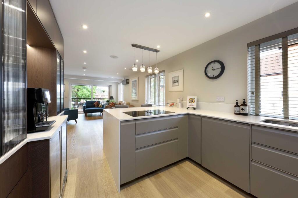 House in Hemel Hempstead, Beaconsfield - More