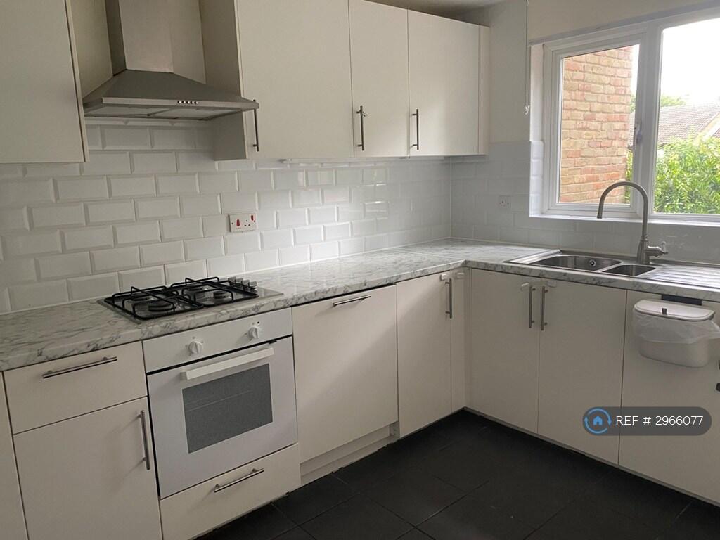 House in Croydon - View 2