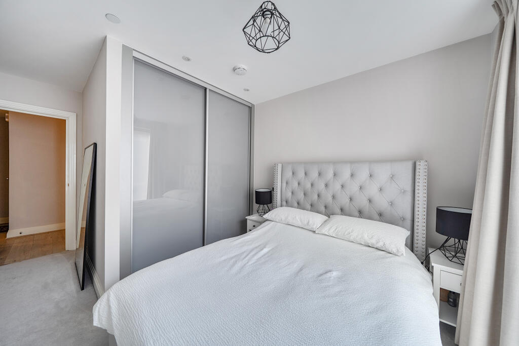 Apartment in Maidenhead, Fishery - More