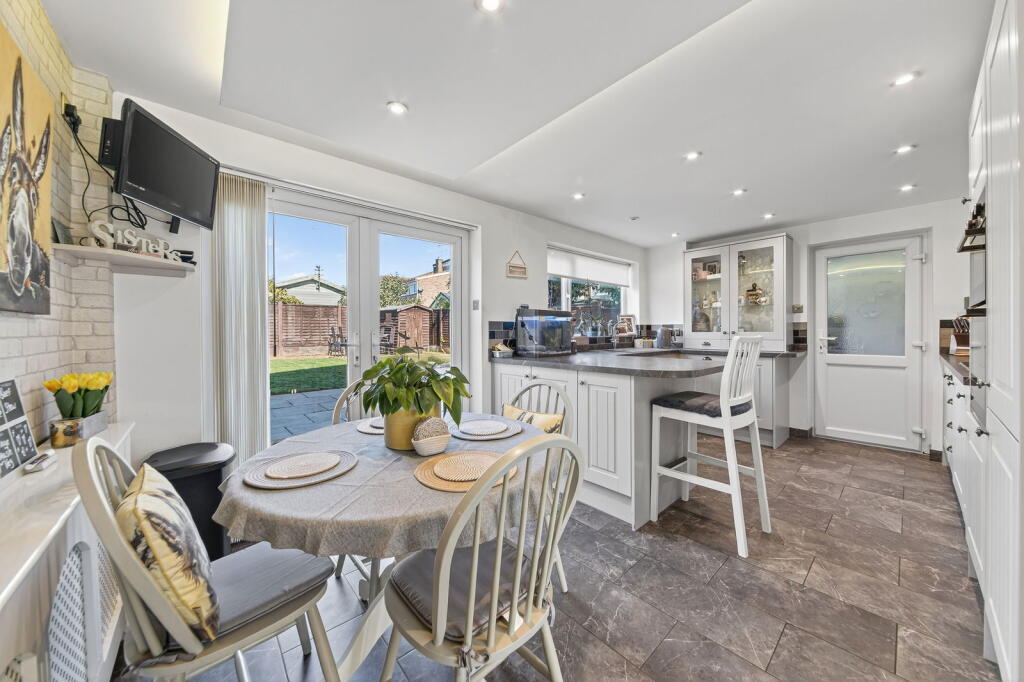 House in Desborough, North Northamptonshire - More