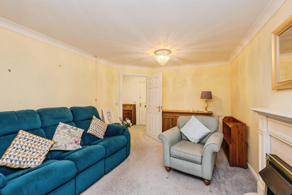 Apartment in Swansea - View 5