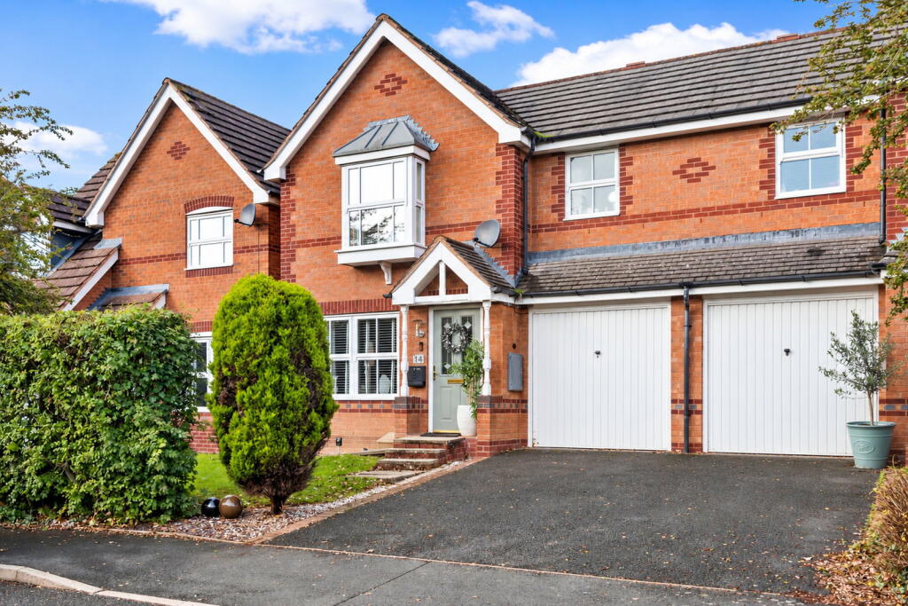3-bed terraced on 14 Hardy Court, Barbourne, Worcester.  WR3 8AT, £310,000