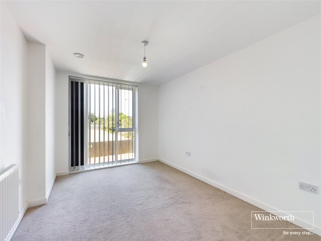 Apartment in Reading - View 5