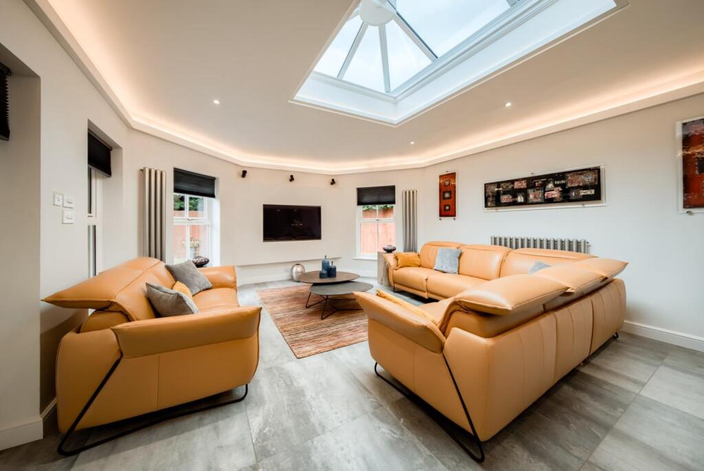 Whitefields Gate, Solihull photo 2