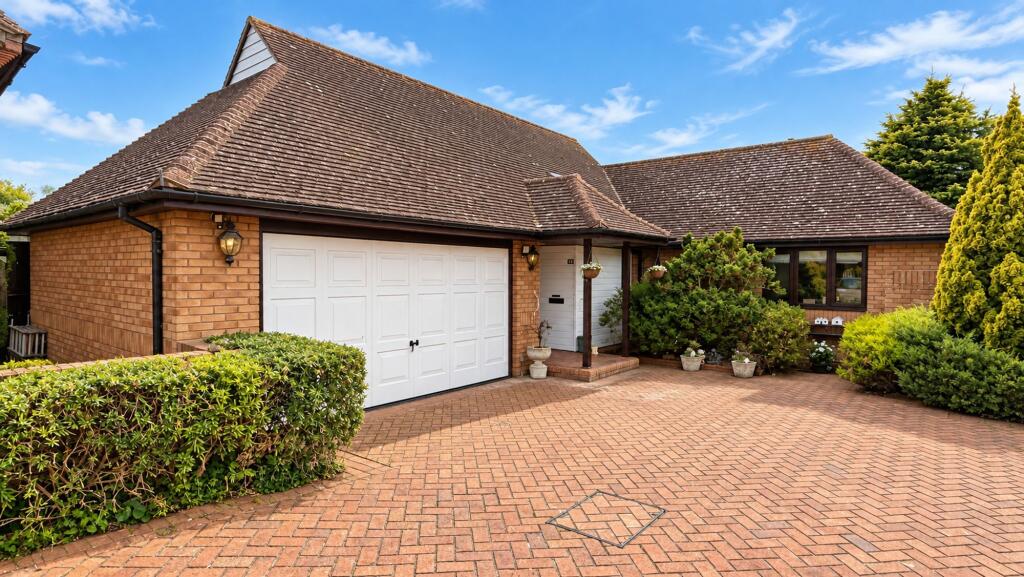 House in Southend-on-Sea - View 3