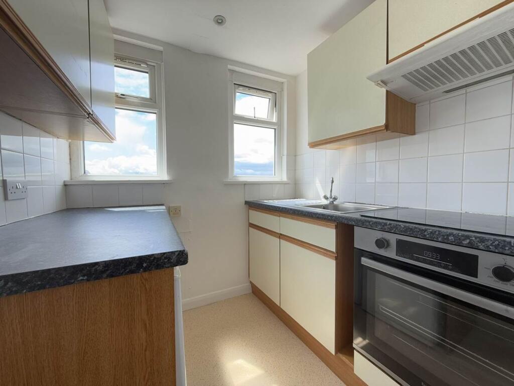 Apartment in Tonbridge - View 3