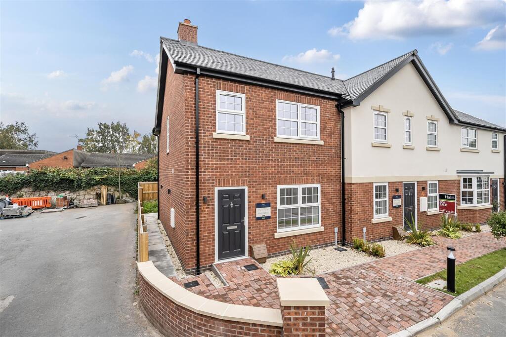 3-bed terraced on Orchard Close, Scotland Street, Ellesmere., £265,000