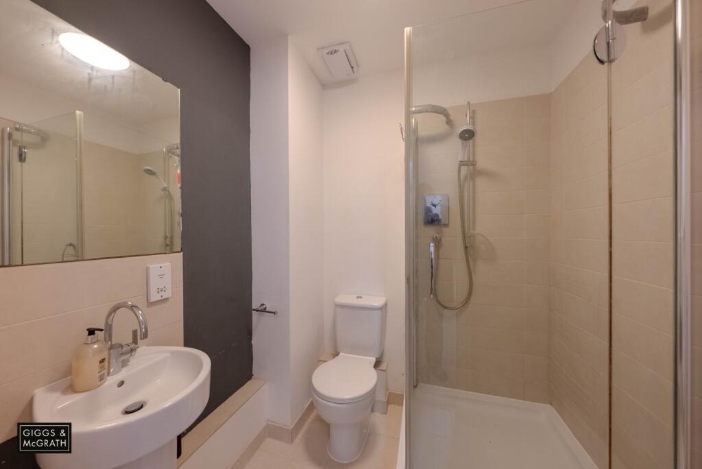 Apartment 3, Walden House, George Street, Huntingdon, Cambridgeshire, PE29 3AD photo 5