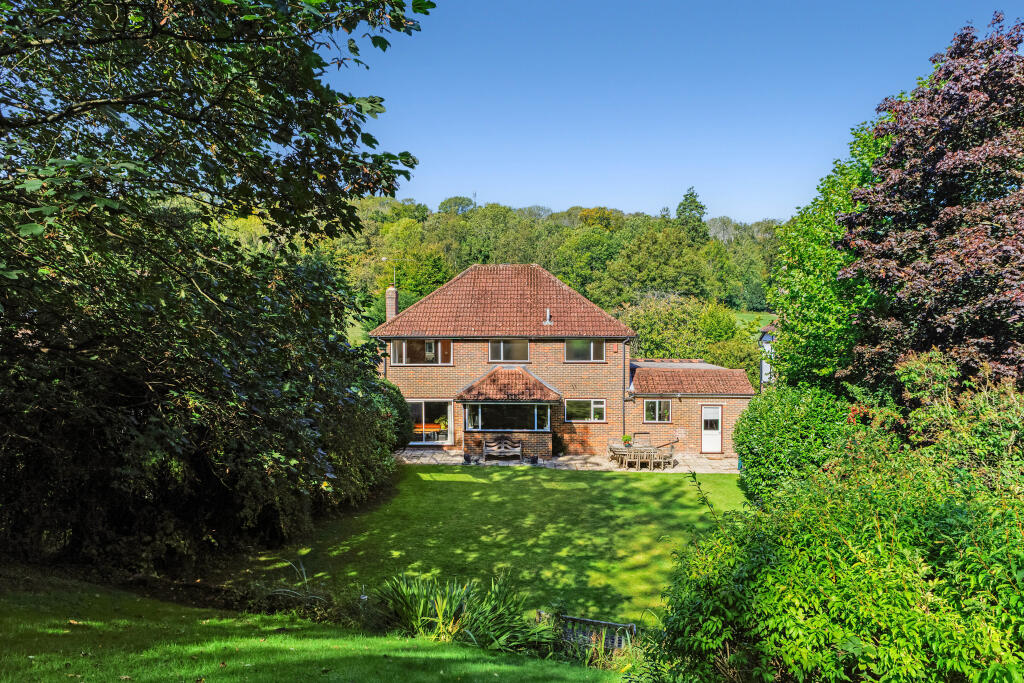 4-bed house on Dome Hill, Caterham, CR3, £1,000,000