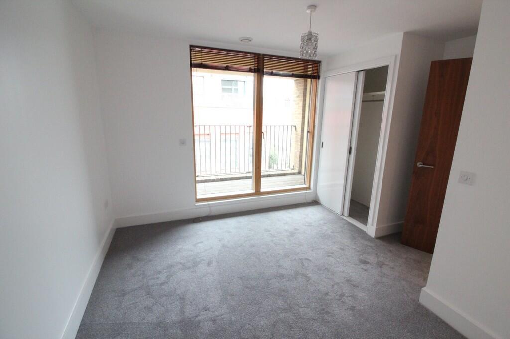Apartment in Ipswich, Stoke - More