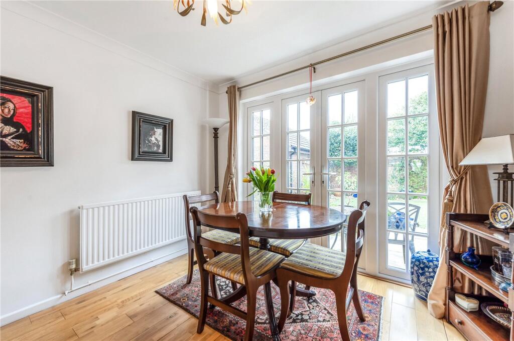 Waverley Drive, South Wonston, Winchester, Hampshire, SO21 photo 3