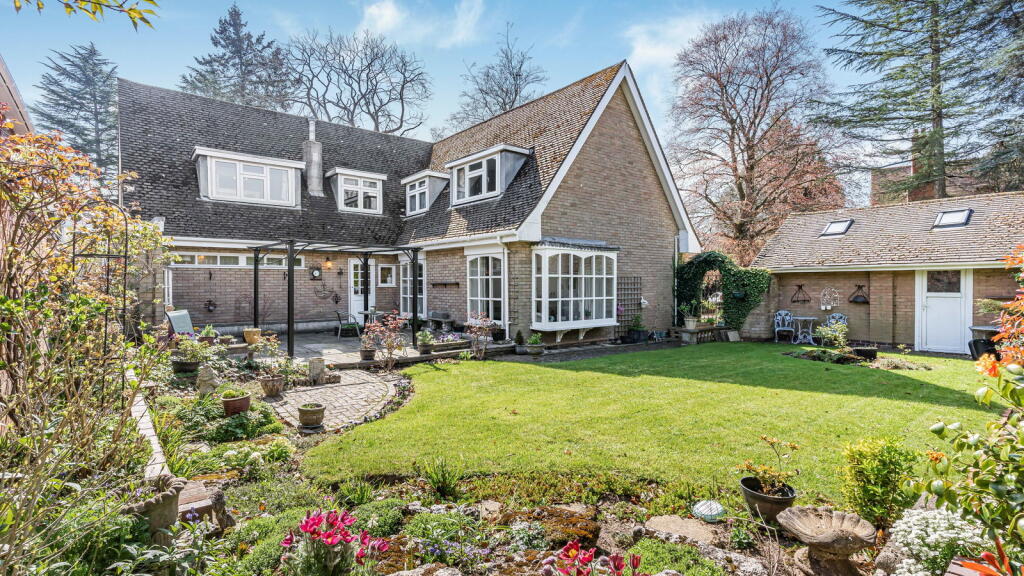 Additional image 24 of El Castano, Hampton Lane