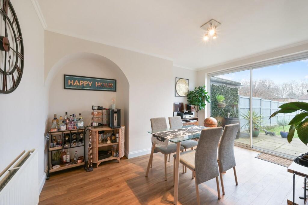 House in Worcester Park, Cuddington, West Ewell - View 4
