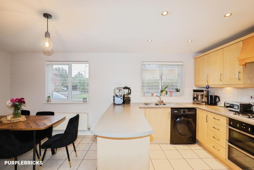 House in East Suffolk, Grange Farm, Kesgrave - View 4