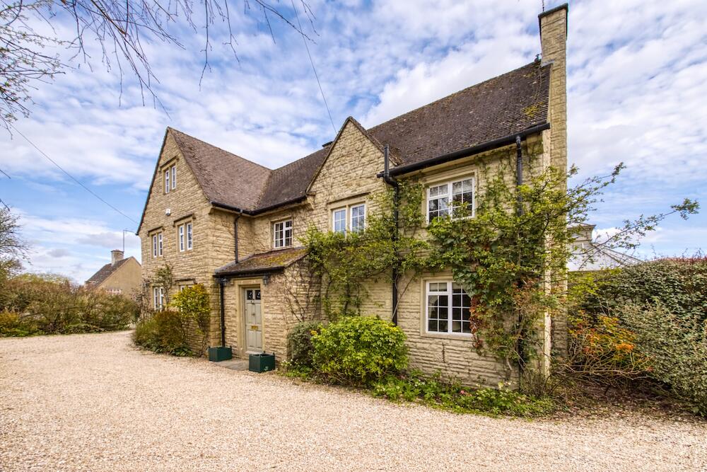 Main image of property: High Street, Shipton-under-Wychwood