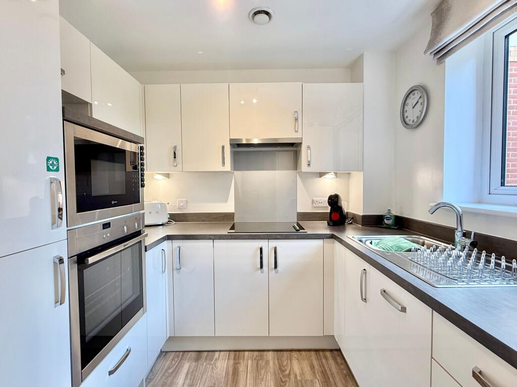 Apartment in Southampton - View 4