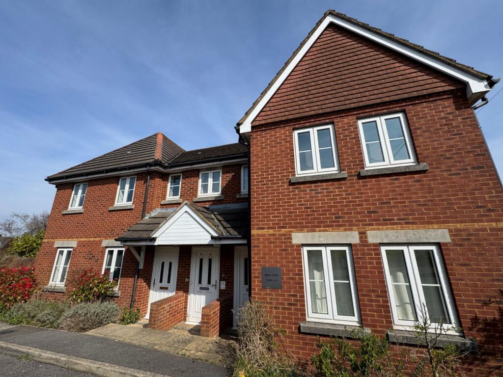 Main image of property: Bastins Close, Park Gate, Southampton, Hampshire, SO31