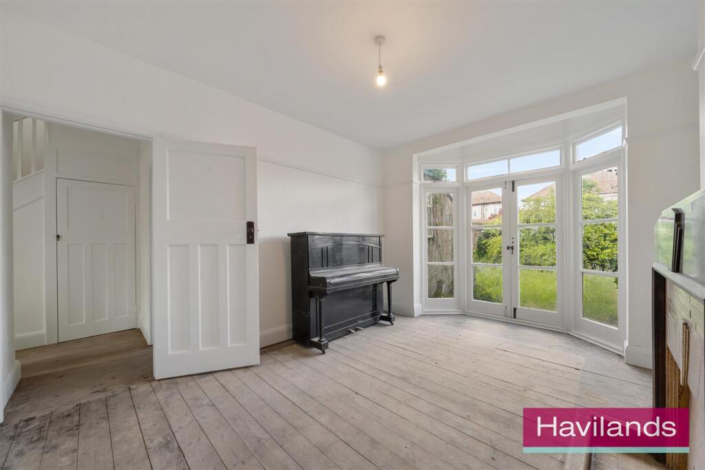 House in London, Edmonton - View 5