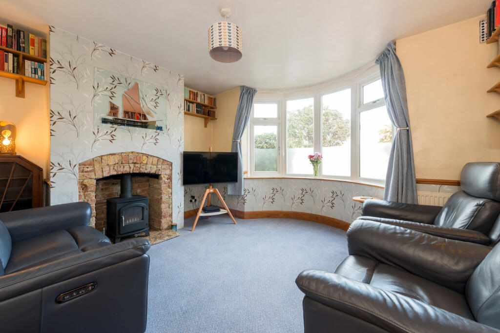 3-bed house on Douglas Avenue, Whitstable, £450,000