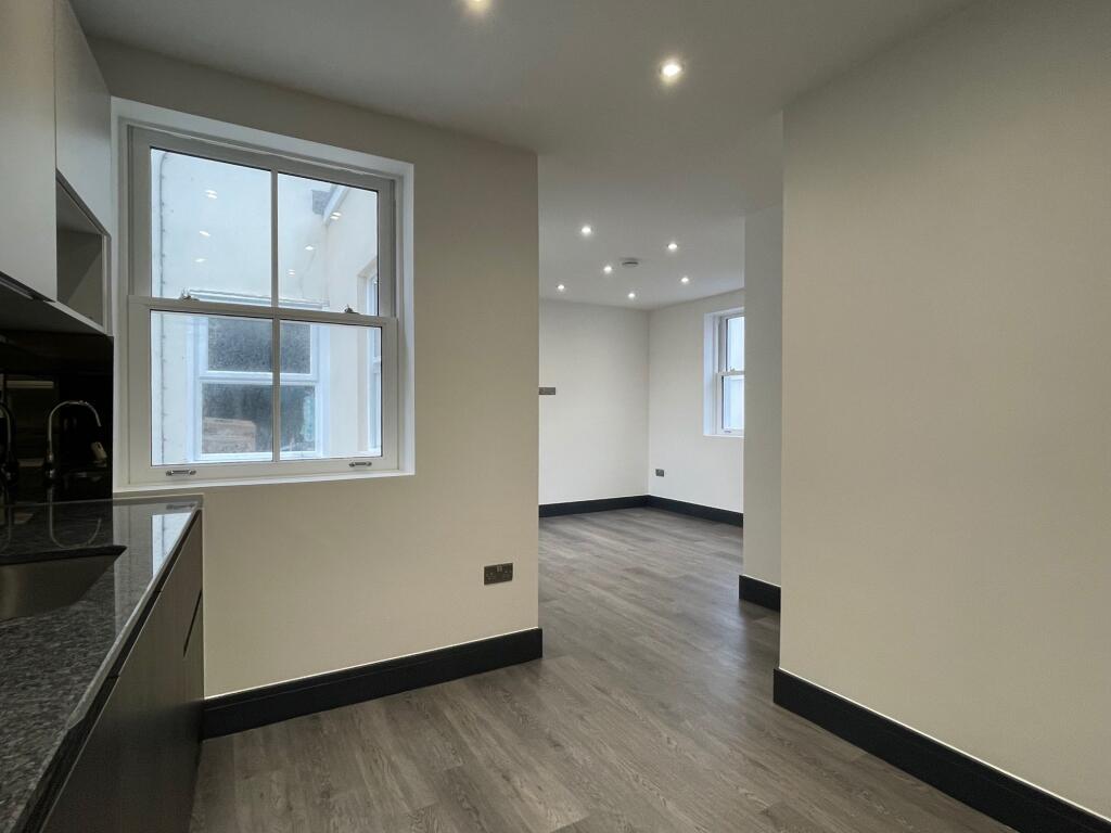 House in Brighton - View 3