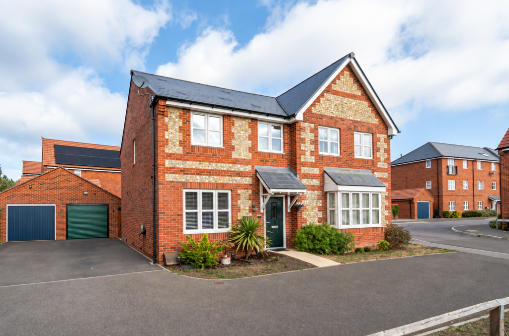 3-bed semi-detached on Brockway Close, Amesbury, SP4 7DU, £385,000