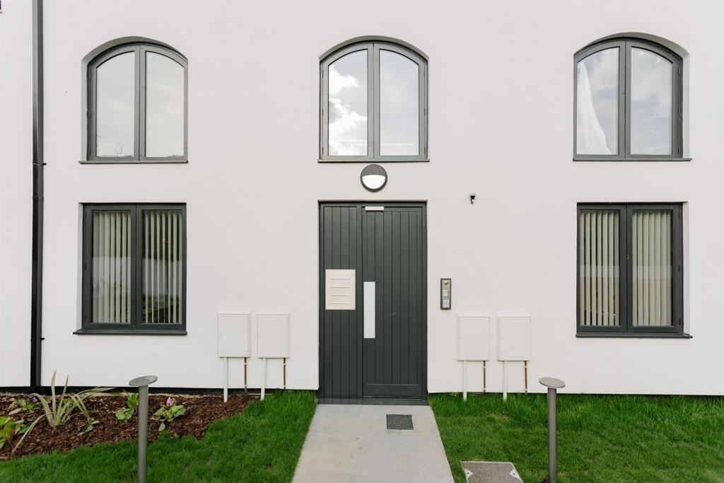 Main image of property: Fonthill Mews, Finsbury Park