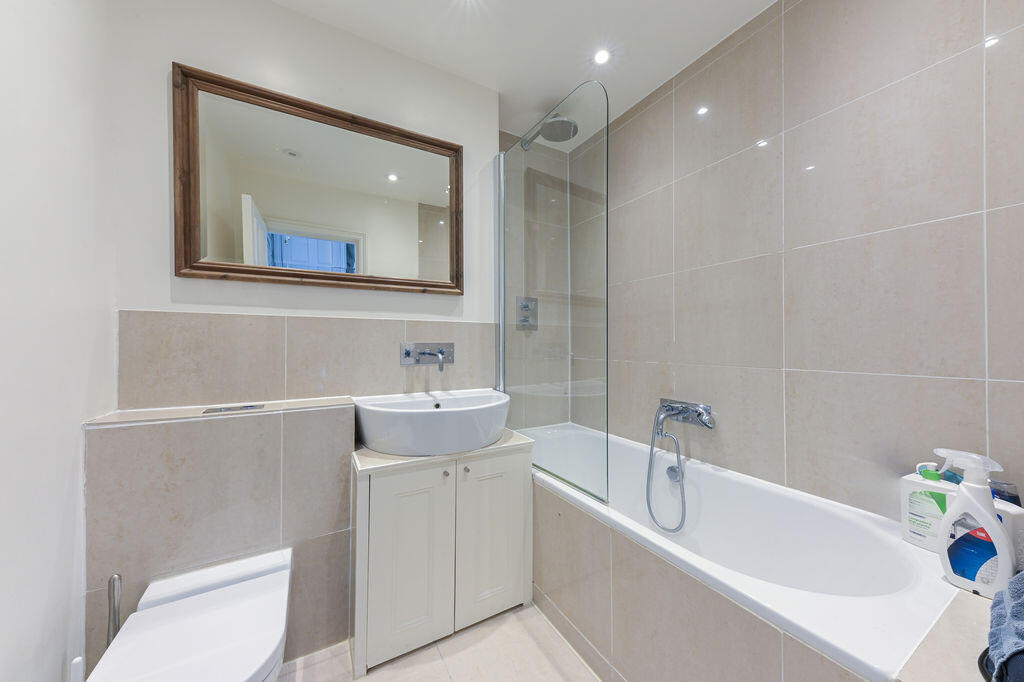 House in London - View 4