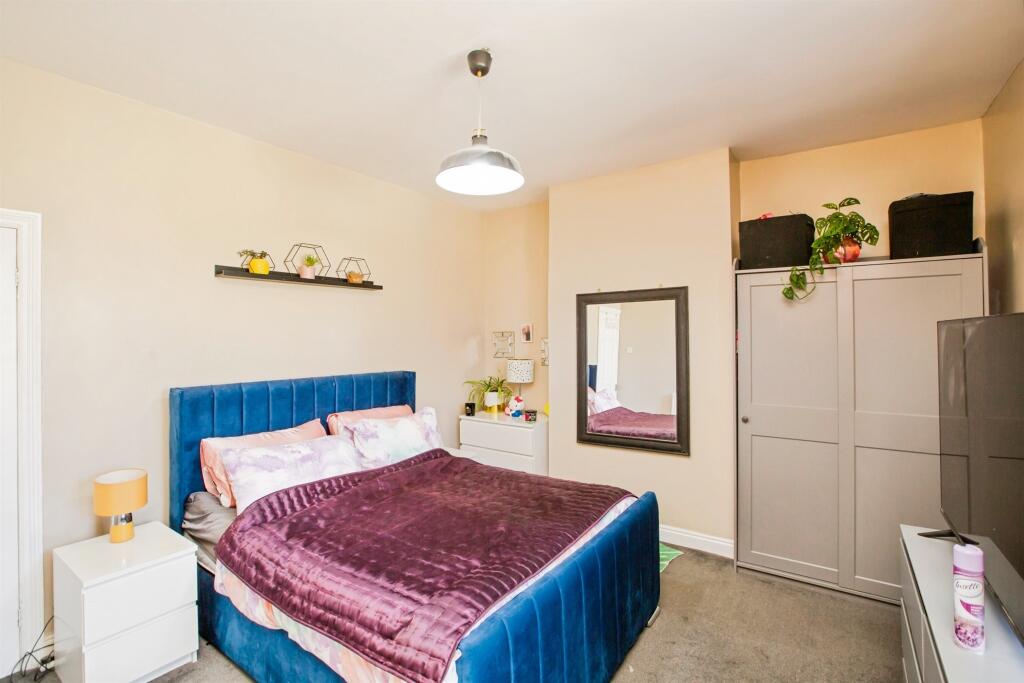 House in Calderdale, Lee Mount, Pellon - More