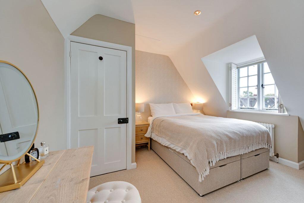 House in London - View 5