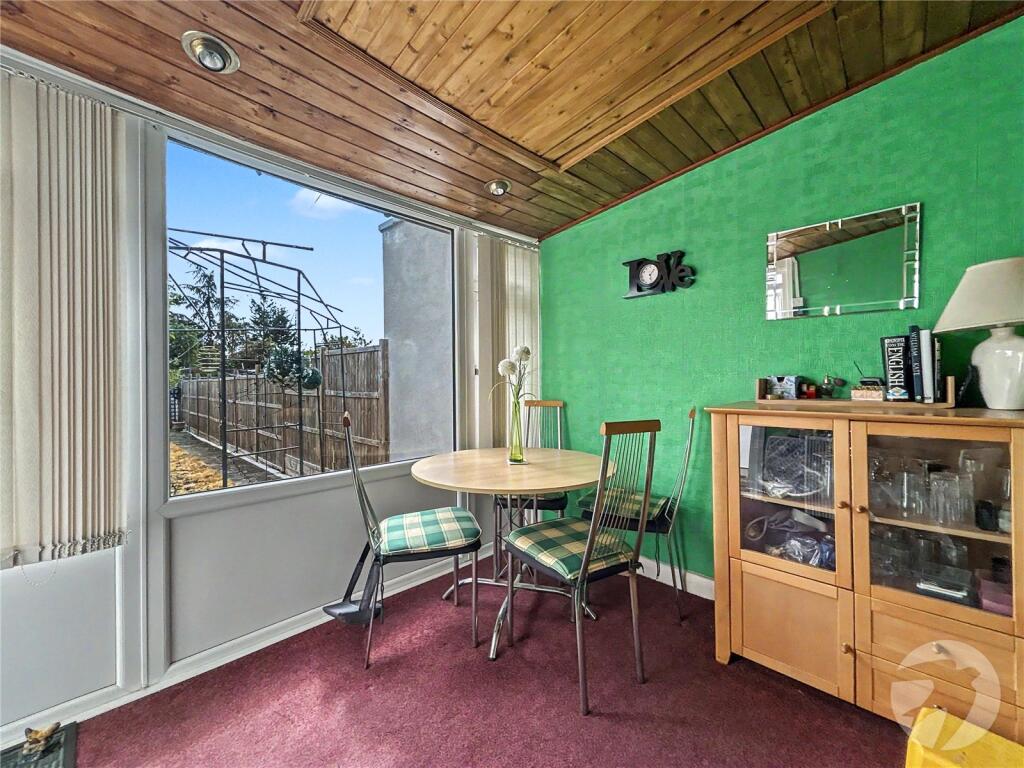 House in Dartford - More