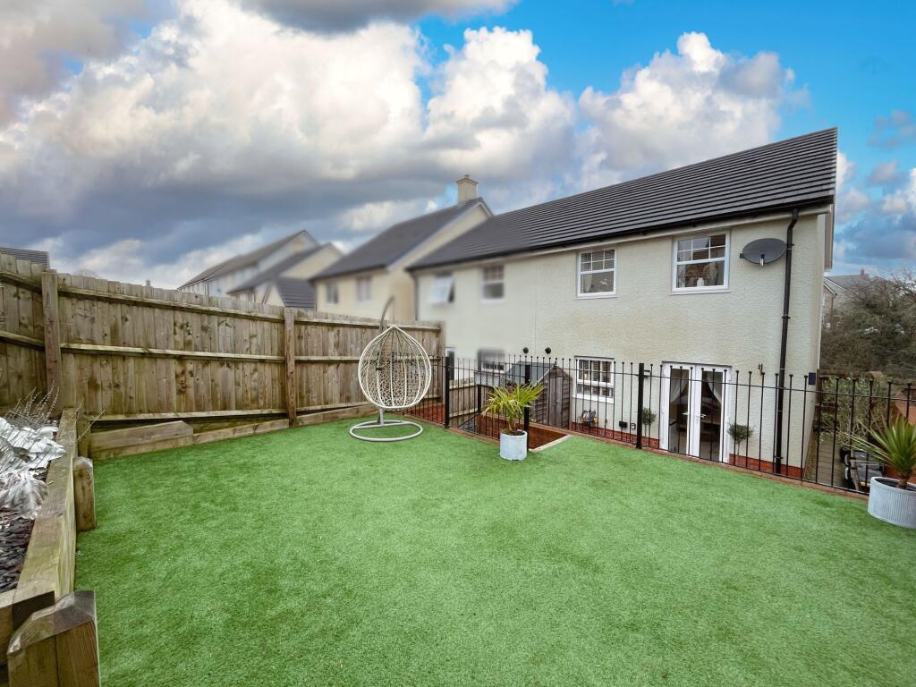 3-bed semi-detached on 14 Cae Wyndham, Cowbridge, The Vale of Glamorgan, CF71 7FL, £342,950