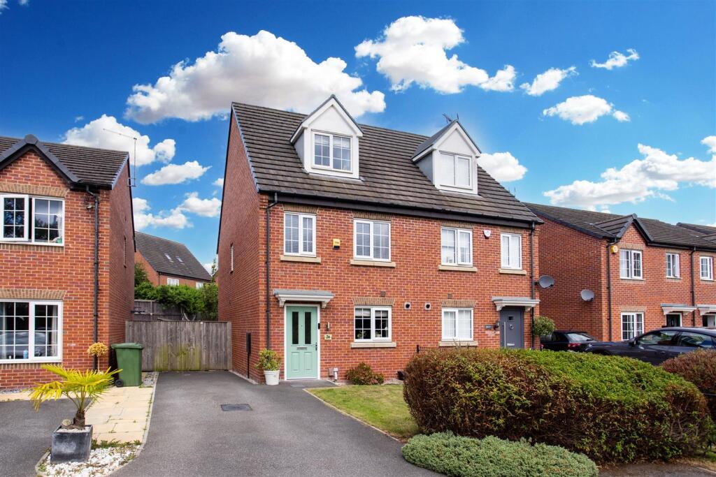 3-bed semi-detached on Willow Way, Whinmoor, Leeds, £300,000