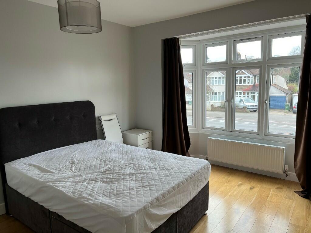 House in Croydon - View 3
