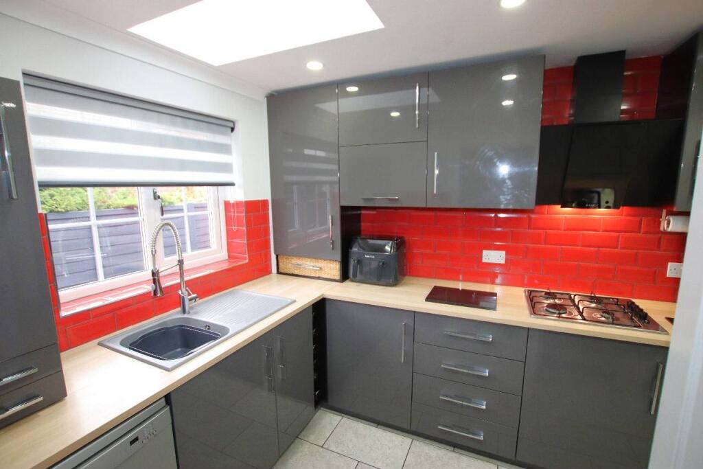Leas Road, Clacton on Sea, CO15 photo 3