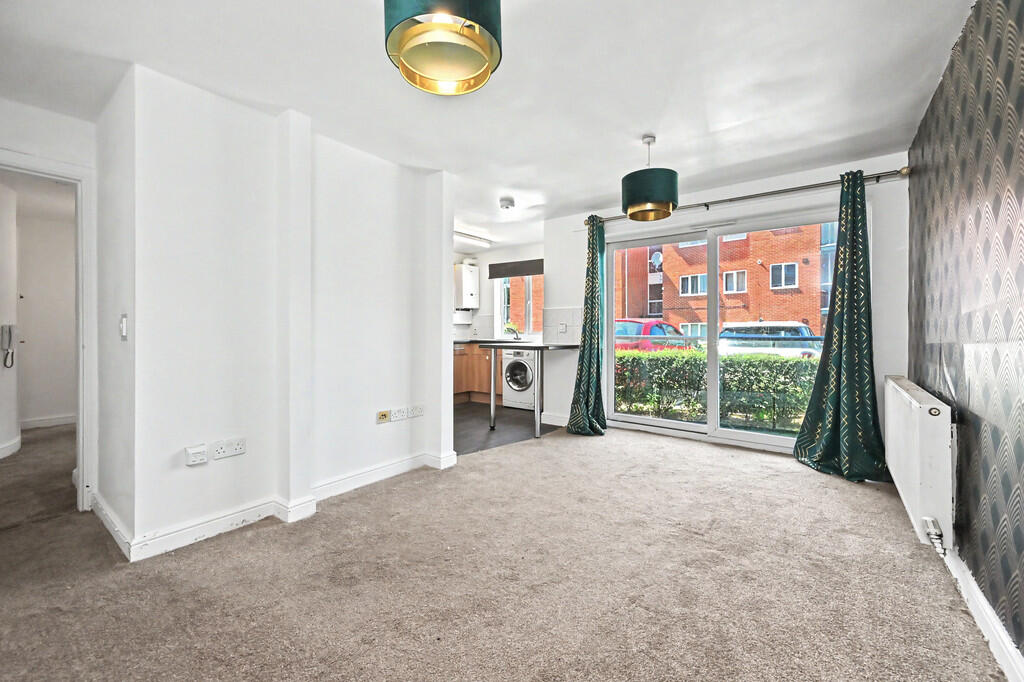 Tudor Court, Sunny Bank, Stoke-on-Trent photo 3
