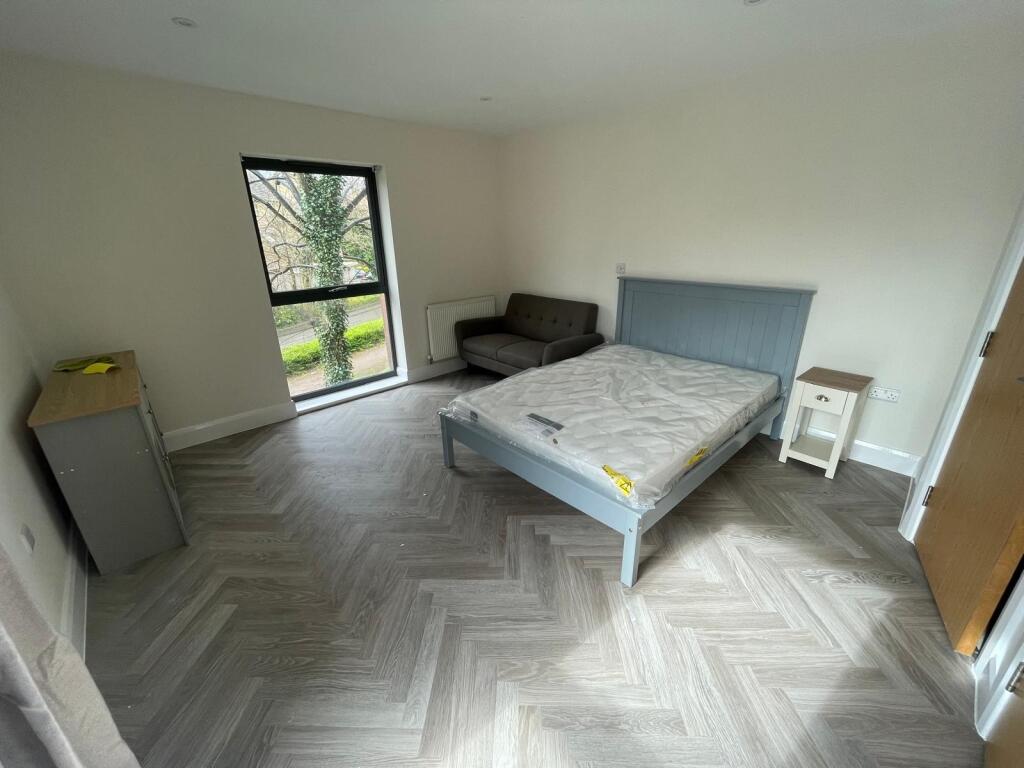 Apartment in Milton Keynes - View 2