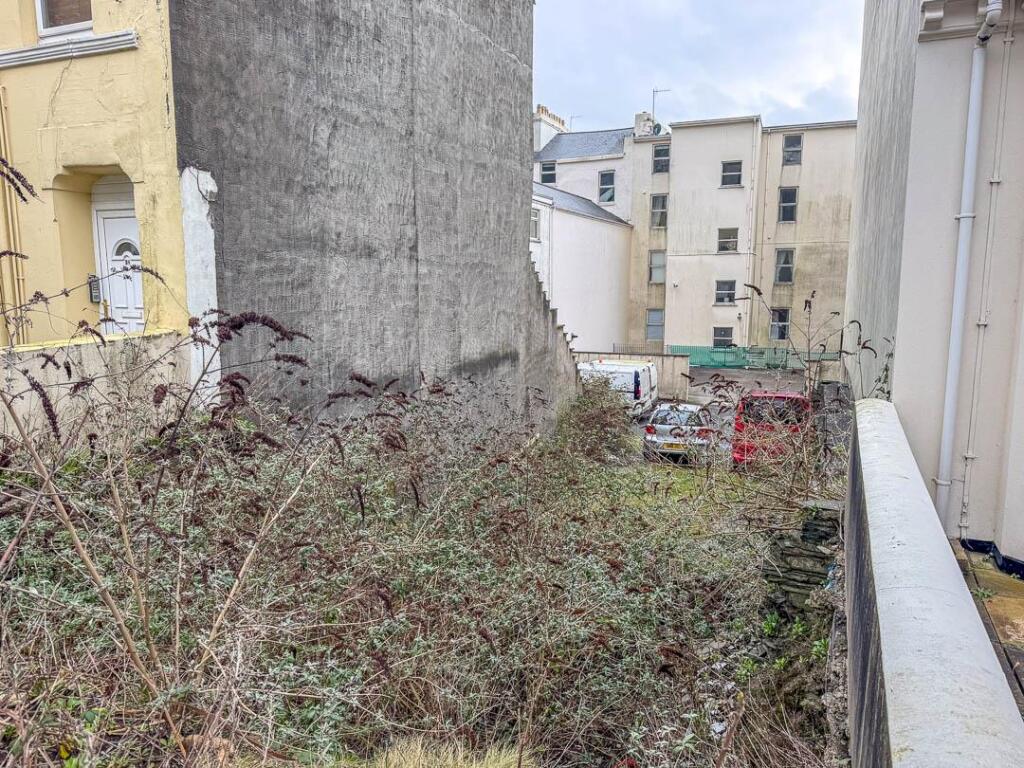Castlemona Avenue, Douglas photo 3