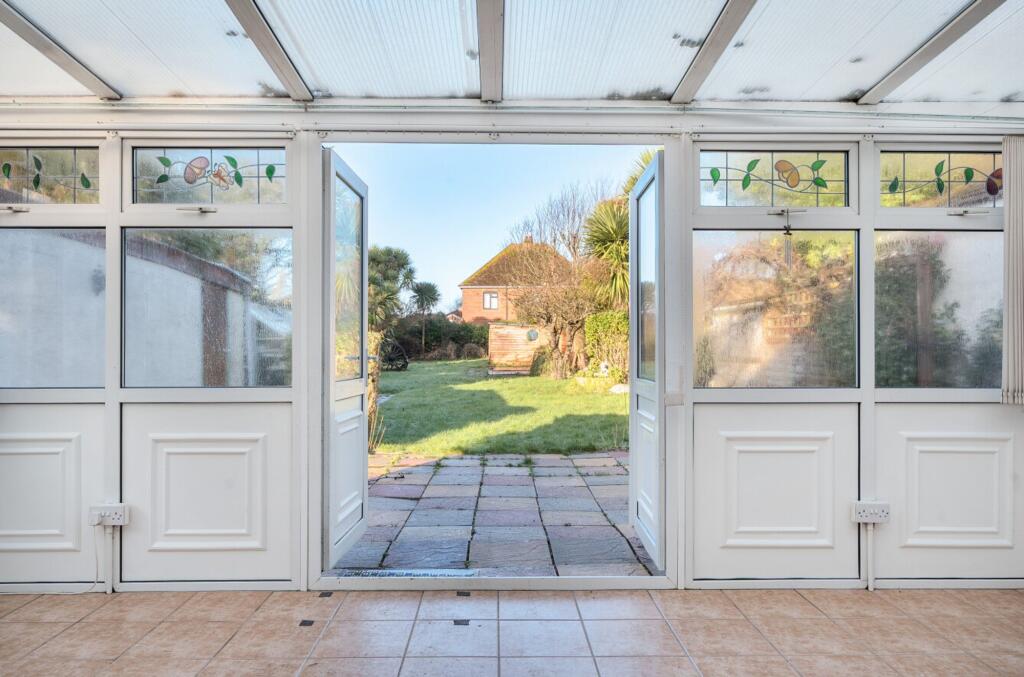 8, Garden Avenue, Bracklesham Bay, PO20 photo 3
