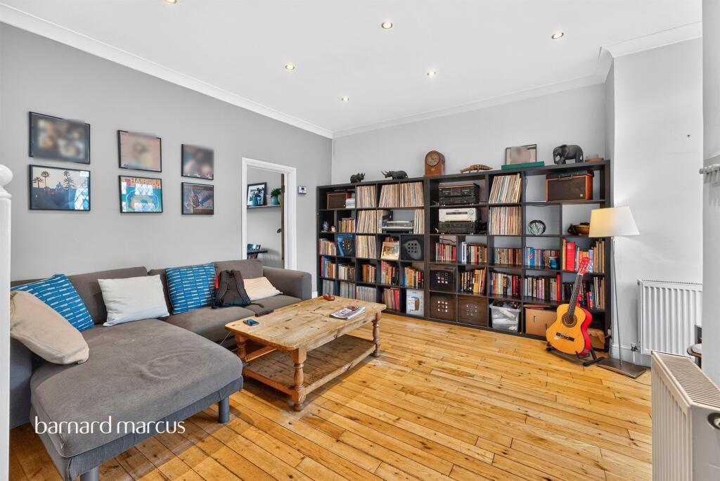 House in London - View 3