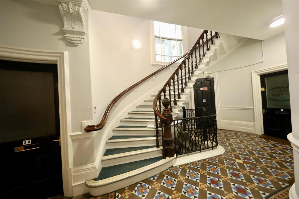 Apartment in Hull, Garrison Side, Old Town - More